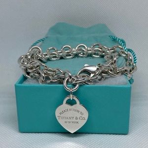 RTT dangle‎ heart necklace.